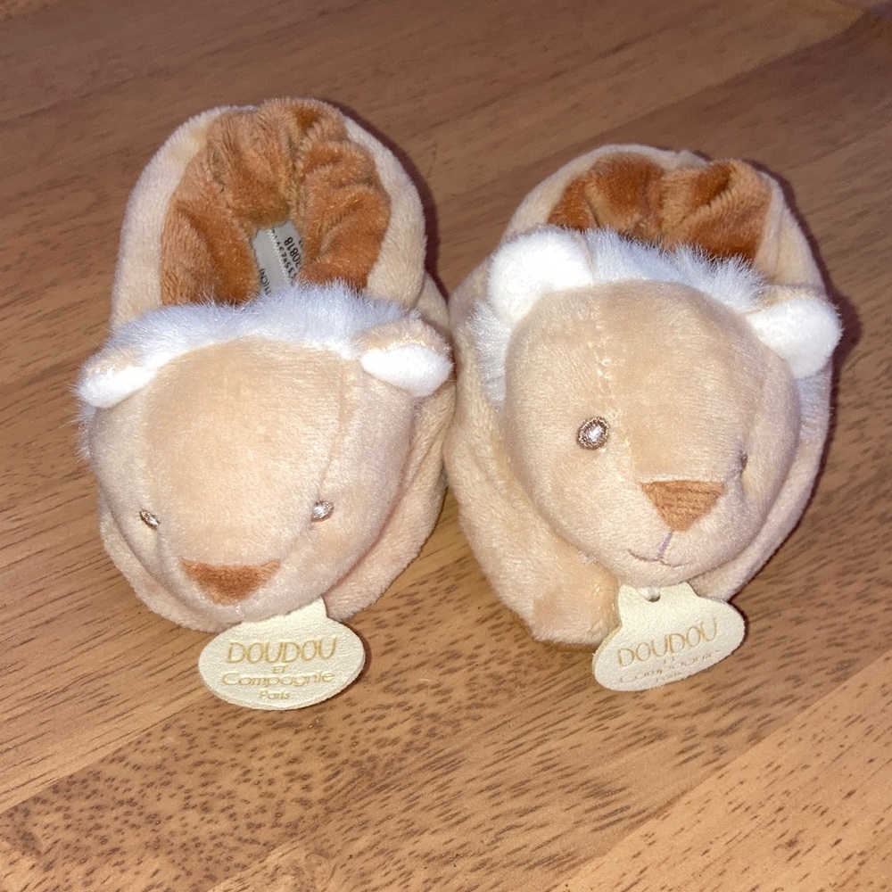 #156. Doudou et Compagnie Paris - Plush Baby Lion Booties - Beige 🦁